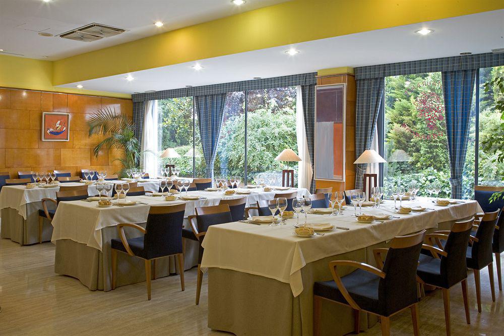 Hotel Ciudad De Valladolid Restoran fotoğraf